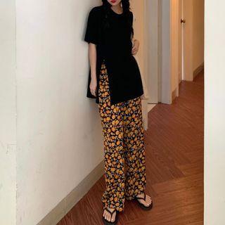 Short-sleeve T-shirt / Floral Print Pants