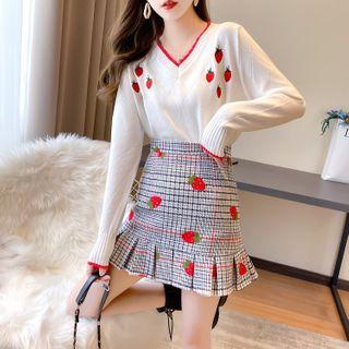 Set: Embroidered Knit Top + Ruffled Skirt