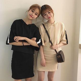 Set: Panel Short-sleeve Hoodie + Mini Skirt