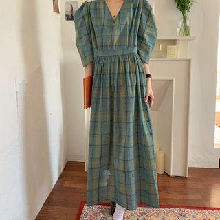 Puff-sleeve Plaid Midi A-line Dress Green - One Size