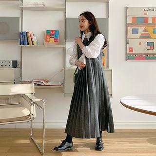 Sleeveless Woolen Maxi Pleat Dress