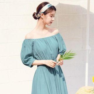 Off-shoulder Smocked-wiast Dress