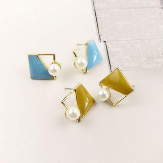 Faux Pearl Stud Earring