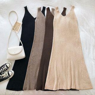 Plain V-neck Knit Sleeveless Dress