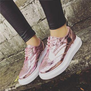 Wet-look Oxford Shoes