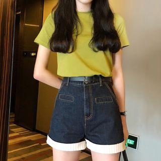 Plain Short Sleeve T-shirt / Roll Up Hem Denim Shorts