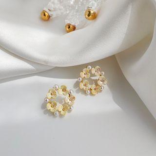 Flower Faux Pearl Hoop Earring