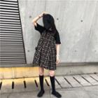 Short-sleeve T-shirt / Sleeveless Plaid Dress