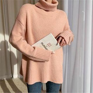 Turtle-neck Colored Boxy Sweater