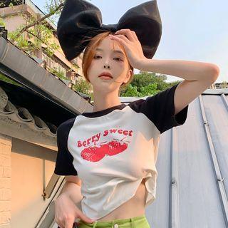 Strawberry Print Cropped Vintage T-shirt