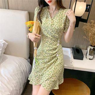 Short-sleeve V-neck Floral Mini Sheath Dress