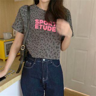 Leopard Print Lettering Short-sleeve Cropped T-shirt
