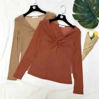 Long-sleeve Twisted Front T-shirt