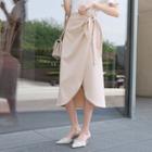 Asymmetric-hem Bow-detail Skirt
