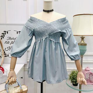 3/4-sleeved V-neck Top