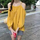Off-shoulder Loose-fit Top / Check Skirt