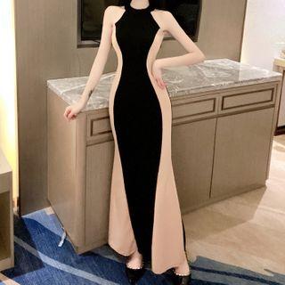 Halter-neck Paneled Midi A-line Dress