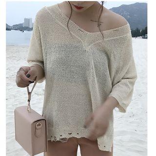 Ripped V-neck 3/4 Sleeve Knitted Top