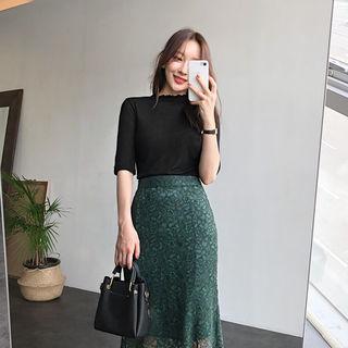 Frilled-neck 3/4-sleeve Top