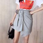 Printed Short-sleeve T-shirt / Asymmetric A-line Skirt