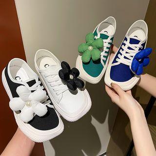 Flower Applique Square-toe Sneakers