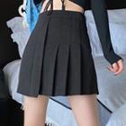 Long-sleeve Cropped Top / Pleated Skirt