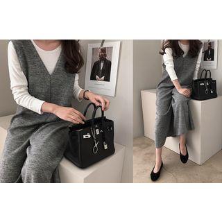 Set: Round-neck Top + V-neck Sleeveless Knit Dress