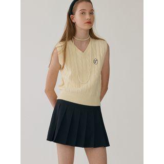 V-neck Cable-knit Sweater Vest Ivory - One Size