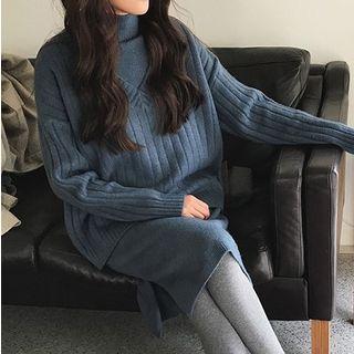 Set: Sweater + Sleeveless Knit Midi Dress