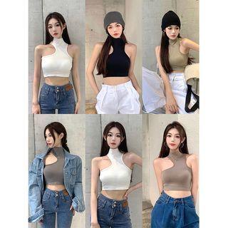 Mock-neck Plain Padded Cropped Halter Top