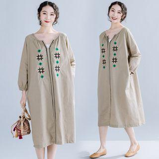 Plain Embroidered V-neck Cropped Sleeve Dress