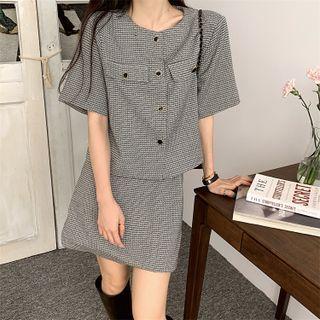 Short-sleeve Button Blouse / A-line Skirt