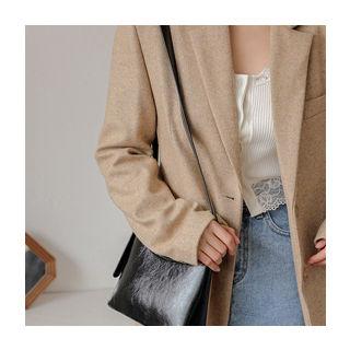 Cutout Zipped Shoulder Bag