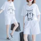 Set: Short-sleeve Cat Print Hooded Top + Shorts White - One Size