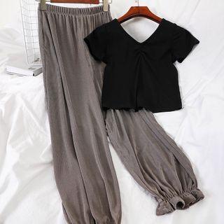 Set: Short-sleeve Cropped T-shirt + Band-waist Harem Pants