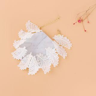 Leaves Sequined Necklace