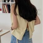 Open-back Sleeveless Top / Patterned Shorts