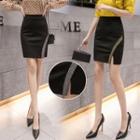 Contrast Trim Slit-front Mini Straight-fit Skirt