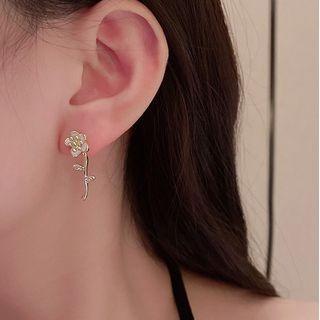 Asymmetrical Flower Ear Stud 1 Pair - Gold - One Size