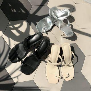 Toe-ring Pleather Pumps