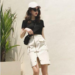 Set: Short-sleeve T-shirt + Cut Out Mini Denim Skirt