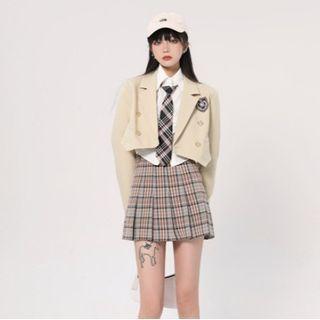 Shirt / Plaid Pleated A-line Skirt / Badge Embroidered Blazer