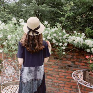 Round-neck Lace-detail Pleated-hem Dress