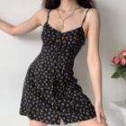 Sleeveless V-neck Single-breasted Floral Dress