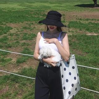 Spaghetti-strap Scallop-trim Top