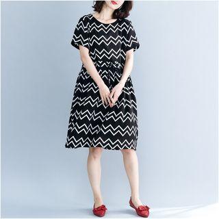 Short-sleeve Patterned A-line Dress Black - One Size