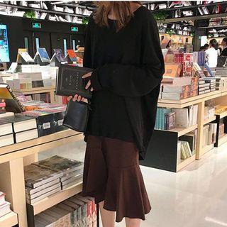 Plain Long-sleeve T-shirt / Plain Midi Mermaid Skirt