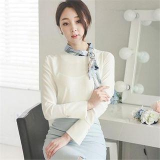 Light Scarf Trim Keyhole-back Top