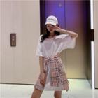 Loose-fit T-shirt Dress / Lace-up Check Skirt