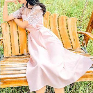 Mock-turtleneck Short-sleeve Midi A-line Dress